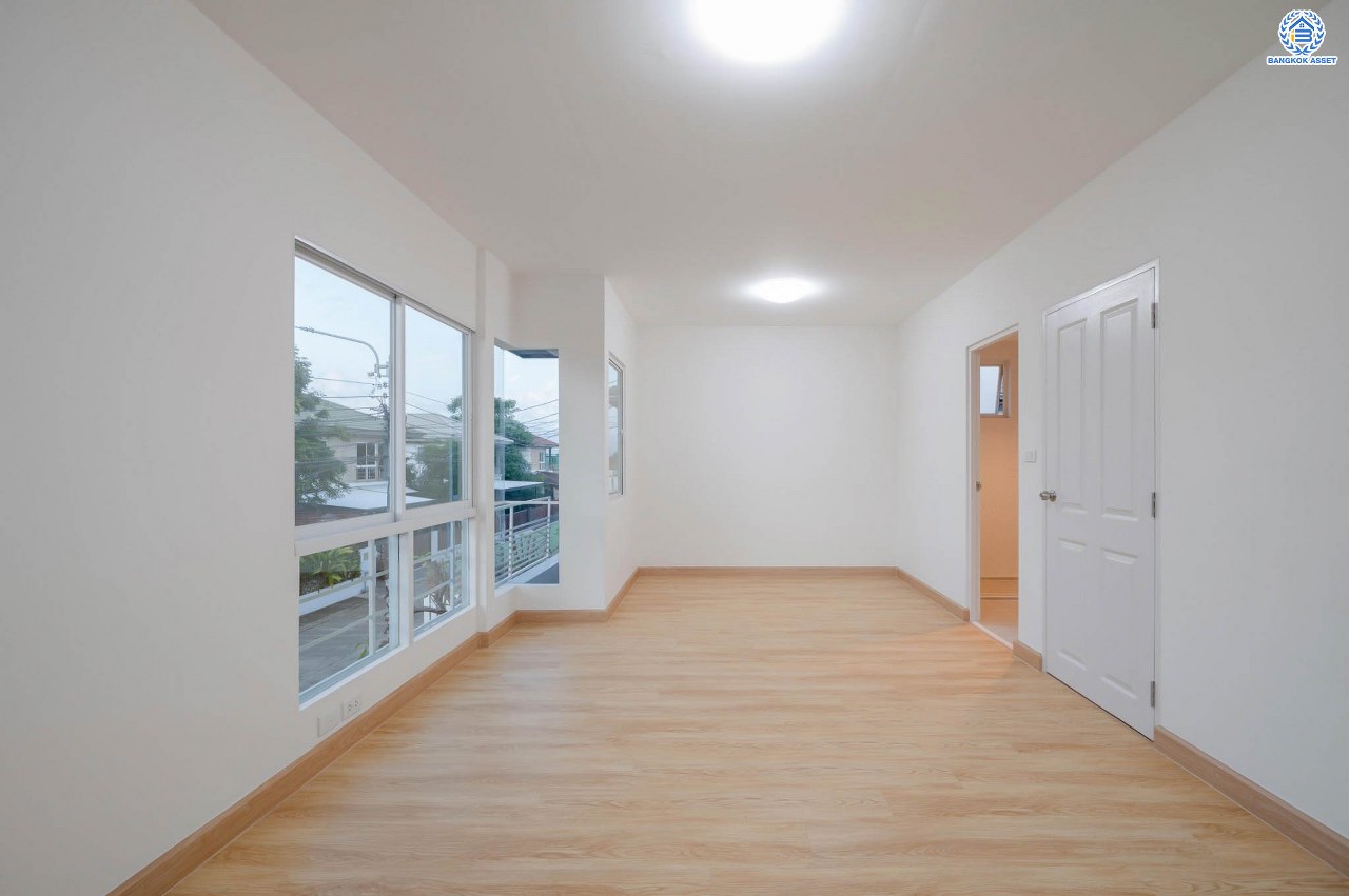 บ้านมือสองตกแต่งใหม่ สังคมคุณภาพแบรนด์ LH โครงการ อินนิซิโอ2 ปิ่นเกล้า-วงแหวน เนื้อที่ 50.3 ตร.ว. ฟังก์ชัน 3 ห้องนอน 2 ห้องน้ำ 1 ห้องอเนกประสงค์ จอดรถได้ 2 คัน บนทำเลศักยภาพ เดินทางสะดวก เชื่อมต่อทั้งปิ่นเกล้า-ศาลายา ใกล้เซ็นทรัลเวสต์เกต รถไฟฟ้าสายสีม่วง "สถานีตลาดบางใหญ่" และทางด่วน "กาญจนาภิเษก"...